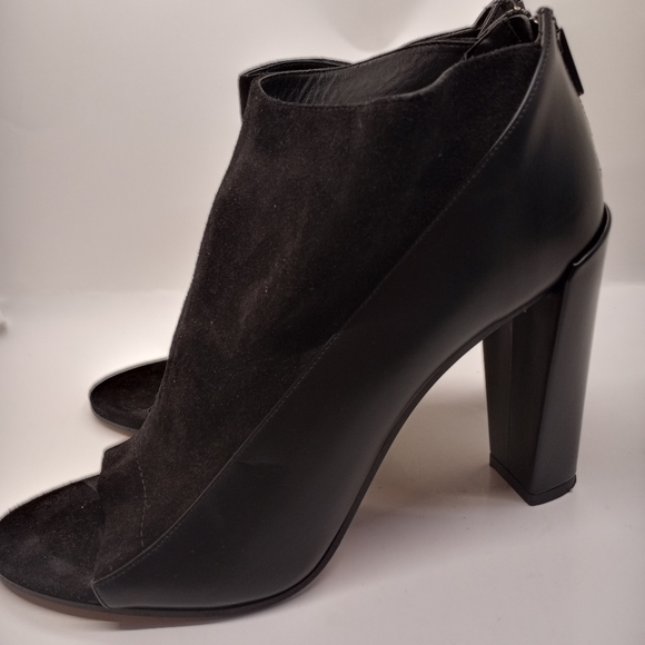 Vince Camuto open toe booties - Picture 1 of 7